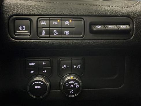 Used 2023 GMC Yukon Denali AWD/4WD image 33