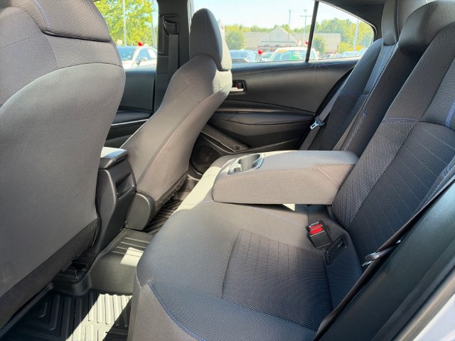 Used 2022 Toyota Corolla SE w/ SE Premium Package FWD image 15
