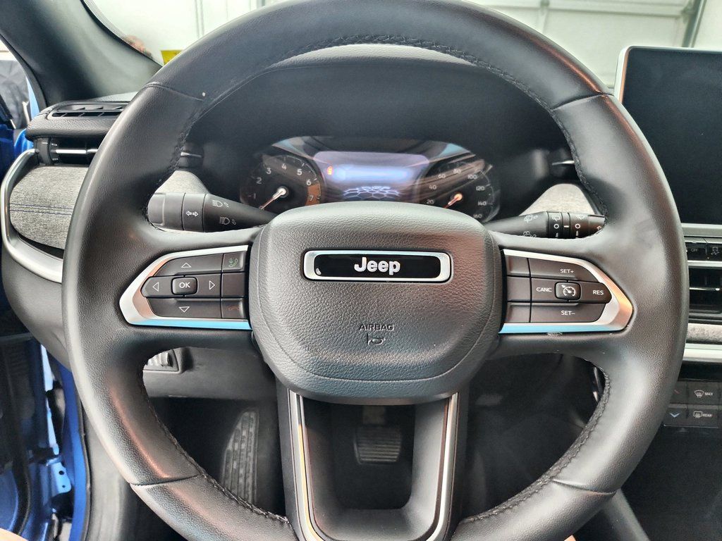 Used 2024 Jeep Compass Latitude AWD/4WD image 25