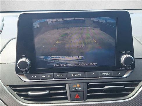 Used 2023 Nissan Altima 2.5 SR FWD image 13