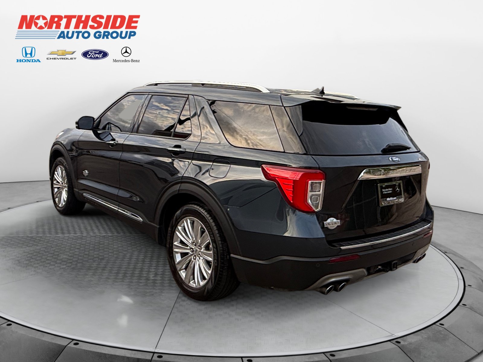 Used 2022 Ford Explorer King Ranch w/ Technology Package RWD image 5