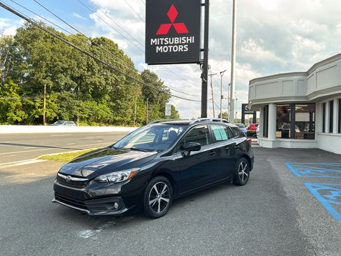 Used 2022 Subaru Impreza 2.0i Premium AWD/4WD image 1