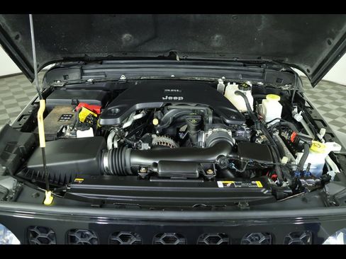 Used 2021 Jeep Gladiator Sport image 17