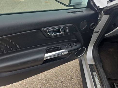 Used 2015 Ford Mustang Premium RWD image 11