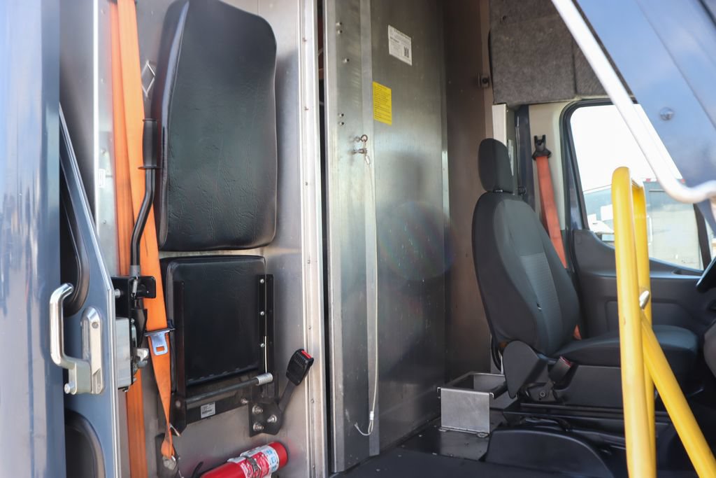 Used 2022 Ford Transit 350 DRW RWD image 32