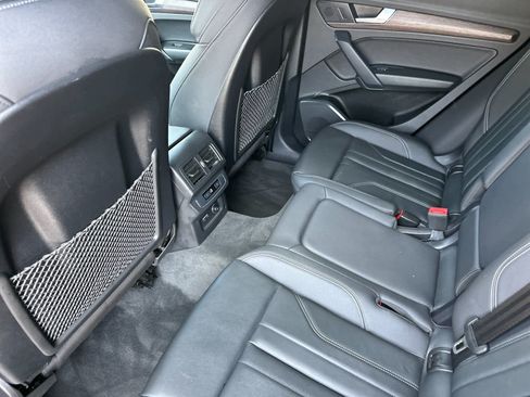 Used 2022 Audi Q5 e Premium w/ Convenience Package AWD/4WD image 4