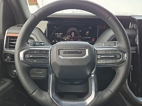 Used 2025 GMC Yukon Denali image 43