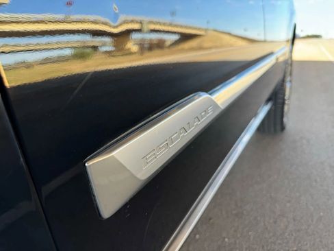 Used 2019 Cadillac Escalade Platinum image 9