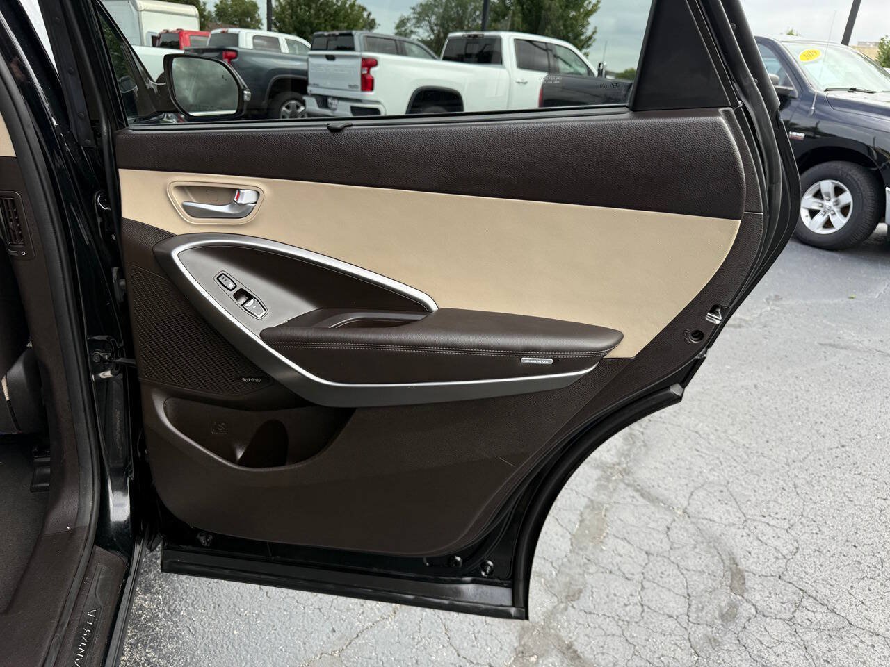 Used 2017 Hyundai Santa Fe FWD image 24