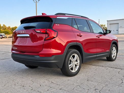 Used 2021 GMC Terrain SLE w/ Driver Convenience Package FWD image 6