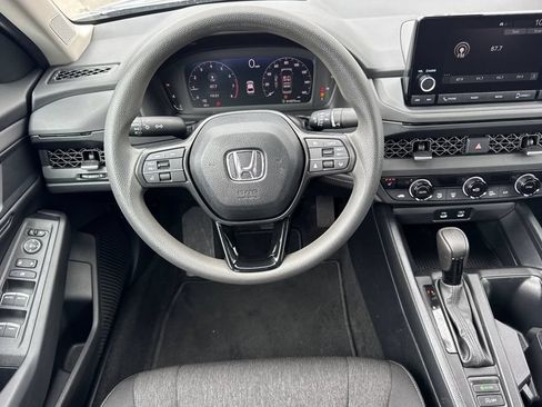 Certified 2025 Honda Accord SE image 18
