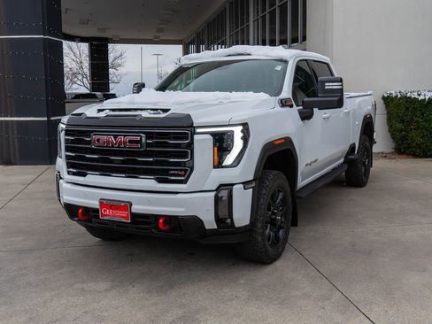 Used 2024 GMC Sierra 2500 AT4 w/ AT4 Premium Plus Package image 3