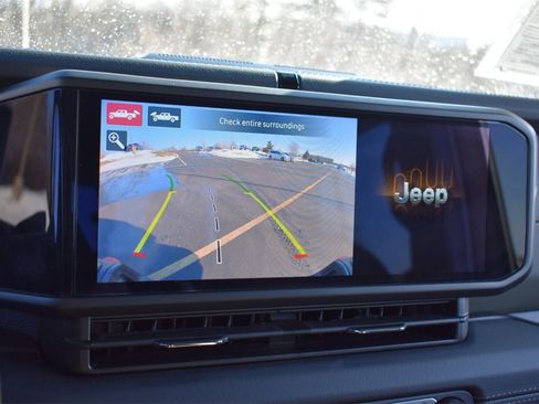 Used 2024 Jeep Gladiator Mojave image 26