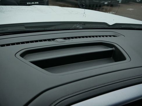 Used 2022 GMC Sierra 3500 SLE w/ SLE Convenience Package image 34