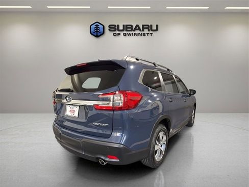 Used 2024 Subaru Ascent Premium w/ Convenience Package image 5