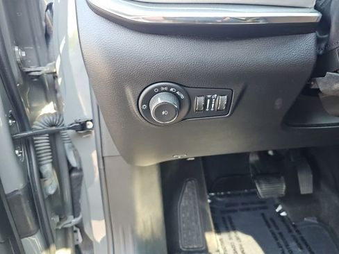 Used 2022 Jeep Compass Limited w/ Sun and Sound Group image 40