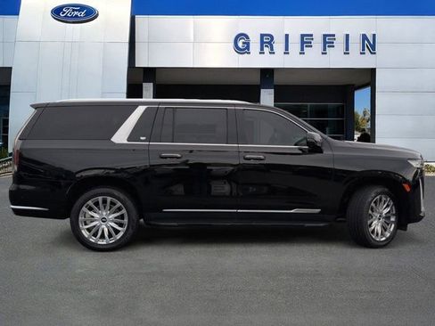 Used 2021 Cadillac Escalade ESV Premium Luxury w/ LPO, Illumination Package AWD/4WD image 3