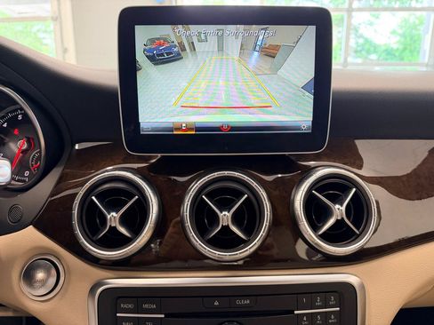 Used 2018 Mercedes-Benz CLA 250 image 40