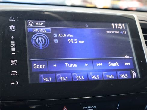 Used 2018 Honda Pilot EX-L image 32