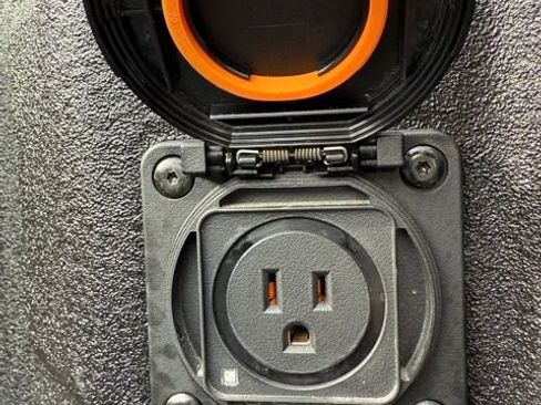 Used 2025 GMC Sierra 1500 Elevation w/ Elevation Premium Package image 13