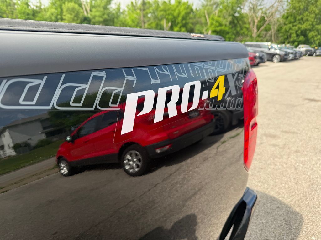 Used 2020 Nissan Frontier PRO-4X w/ Pro-4x Utility Package AWD/4WD image 14