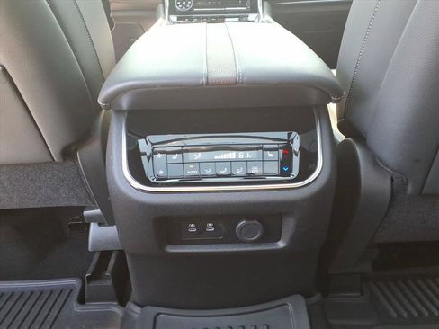 Used 2025 Nissan Armada Platinum AWD/4WD image 28