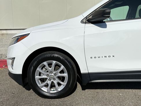 Used 2020 Chevrolet Equinox LS image 22