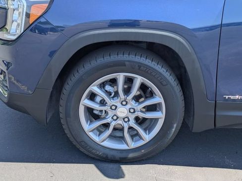 Certified 2022 GMC Terrain SLT w/ LPO, Floor Liner Package AWD/4WD image 10