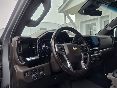 Used 2024 Chevrolet Silverado 2500 LT w/ Convenience Package image 15