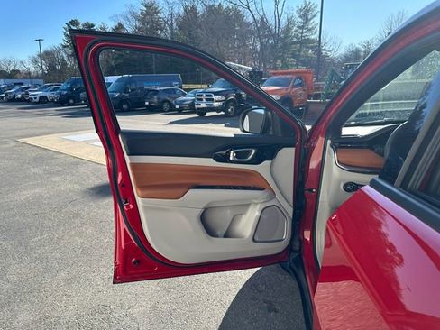 Used 2023 Jeep Compass Limited image 23