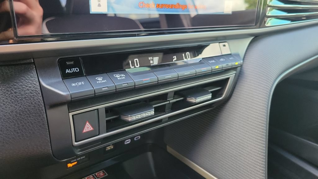 Used 2025 Toyota Camry SE w/ Multimedia Upgrade Package FWD image 18