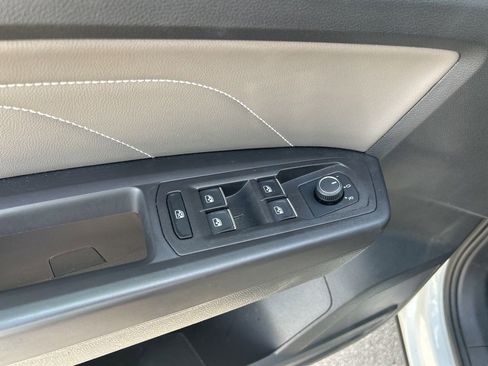 Certified 2023 Volkswagen Atlas SE image 13