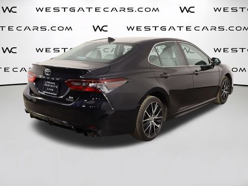 Used 2021 Toyota Camry SE w/ Convenience Package FWD image 47