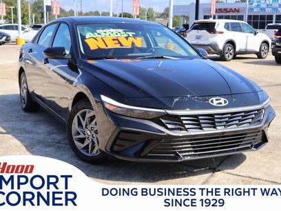 Used 2025 Hyundai Elantra Blue