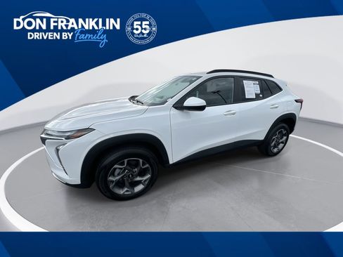 Used 2025 Chevrolet Trax LT w/ LT Convenience Package image 1