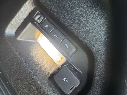 Used 2020 Ford Explorer Platinum w/ Premium Technology Package image 30