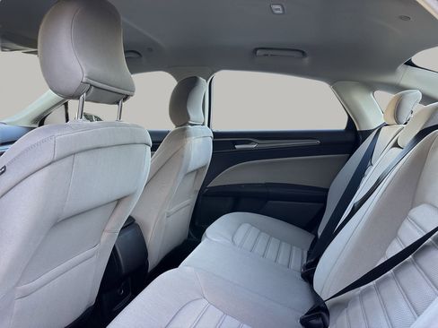 Used 2018 Ford Fusion S image 16