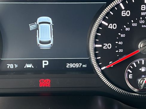 Used 2022 Kia Telluride SX w/ Towing Package FWD image 18