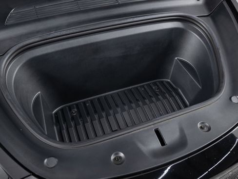 Used 2021 Tesla Model Y Performance image 39