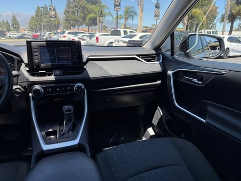 Used 2022 Toyota RAV4 XLE image 24