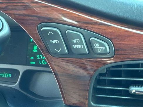 Used 2000 Cadillac De Ville w/ Comfort/Convenience Pkg FWD image 22