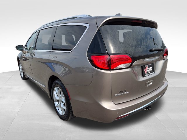 Used 2018 Chrysler Pacifica Touring-L Plus FWD image 5