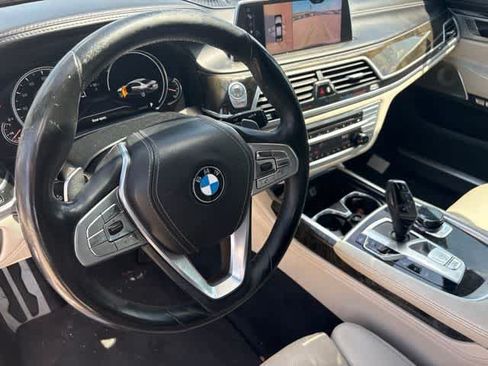 Used 2017 BMW 740i RWD image 10