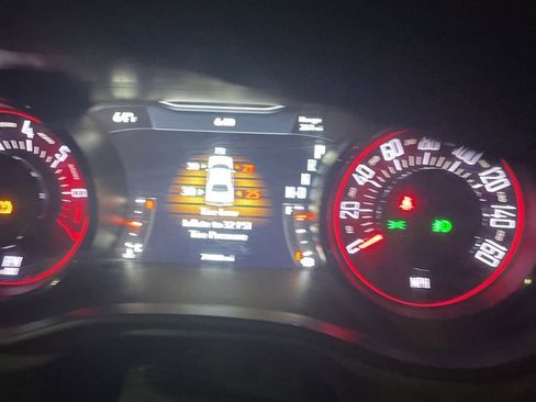 Used 2023 Dodge Challenger SXT w/ Blacktop Package image 6