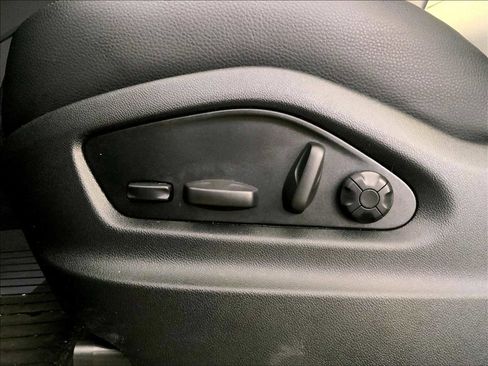 Certified 2026 Porsche Cayenne AWD/4WD image 39