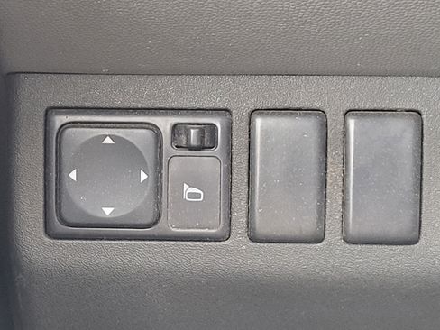 Used 2012 Nissan Xterra S w/ Value Package image 21