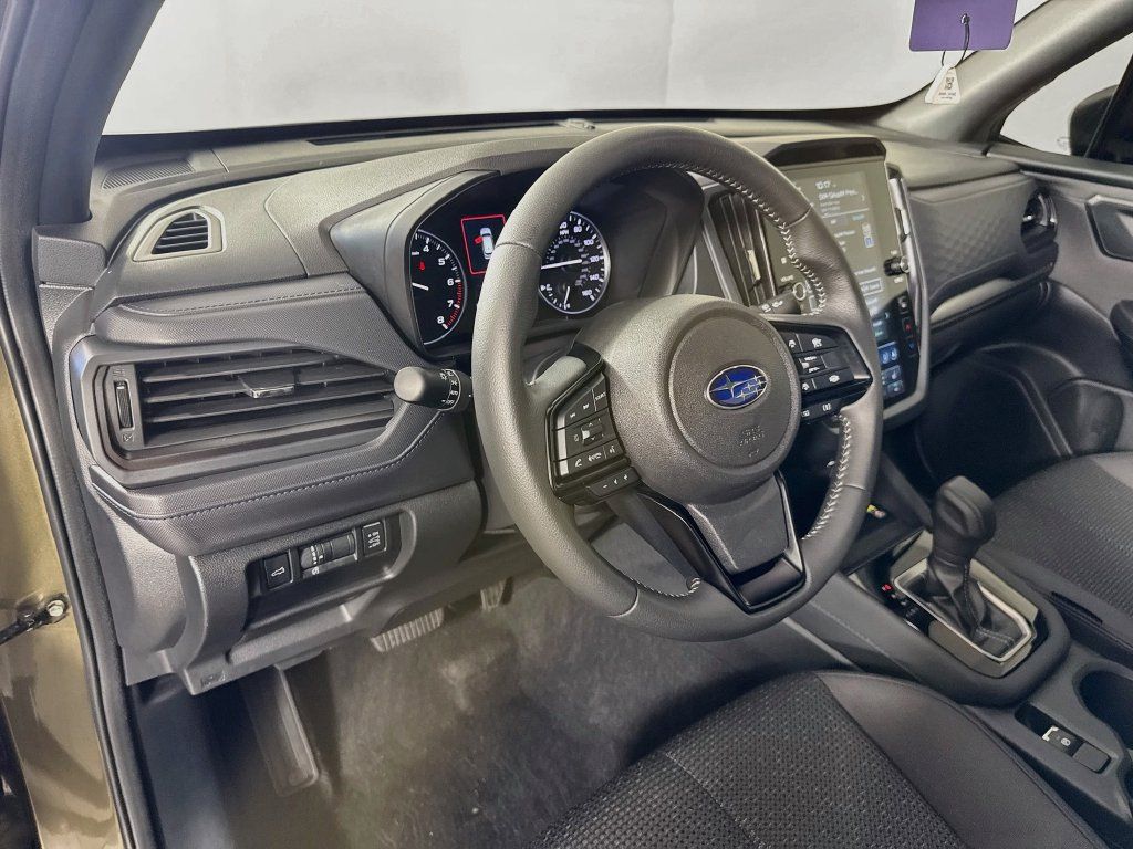 Used 2025 Subaru Forester Premium w/ Convenience Package #1 AWD/4WD image 9