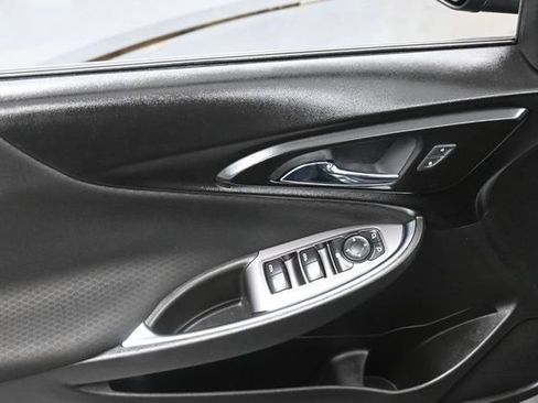 Used 2018 Chevrolet Malibu LT FWD image 8