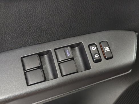 Used 2018 Toyota RAV4 XLE image 25