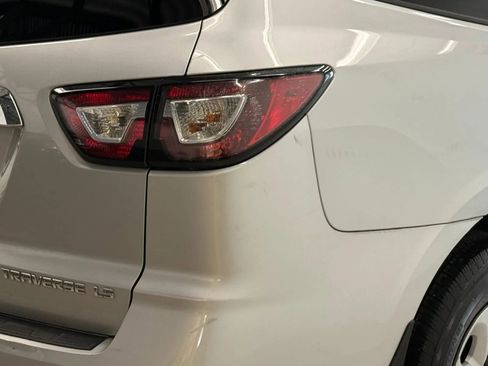 Used 2013 Chevrolet Traverse LS FWD image 10